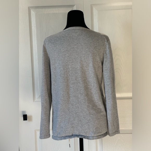 Tommy Hilfiger Women’s V Neck Diamond Pattern Sweater Size L - Picture 2 of 4